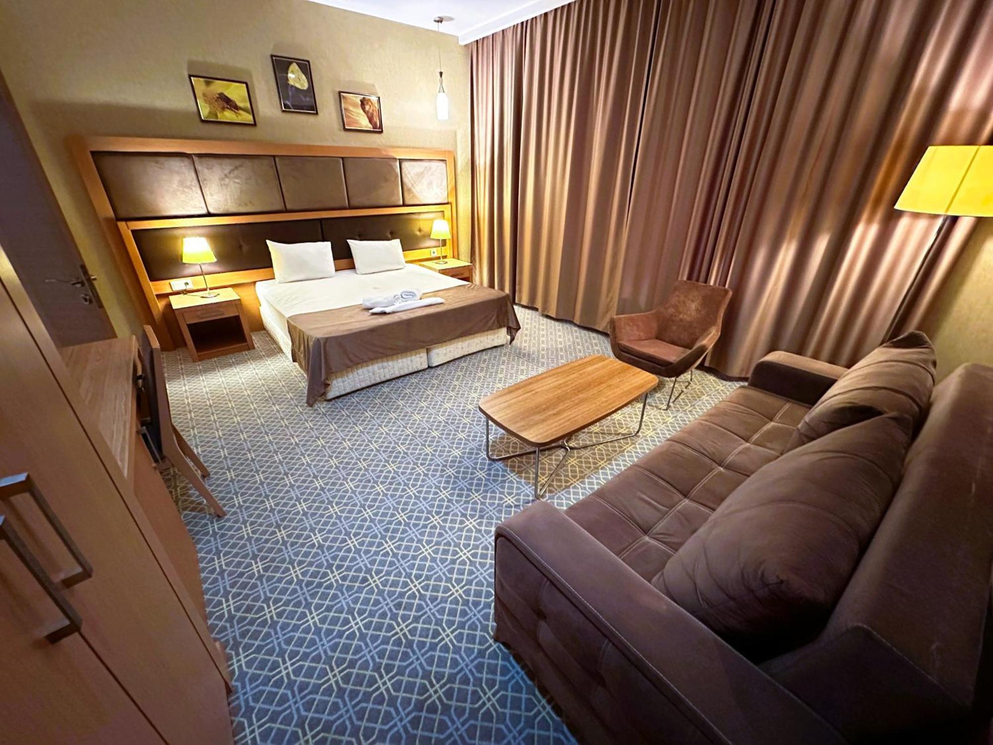 Gm City Hotel Baky Esterno foto