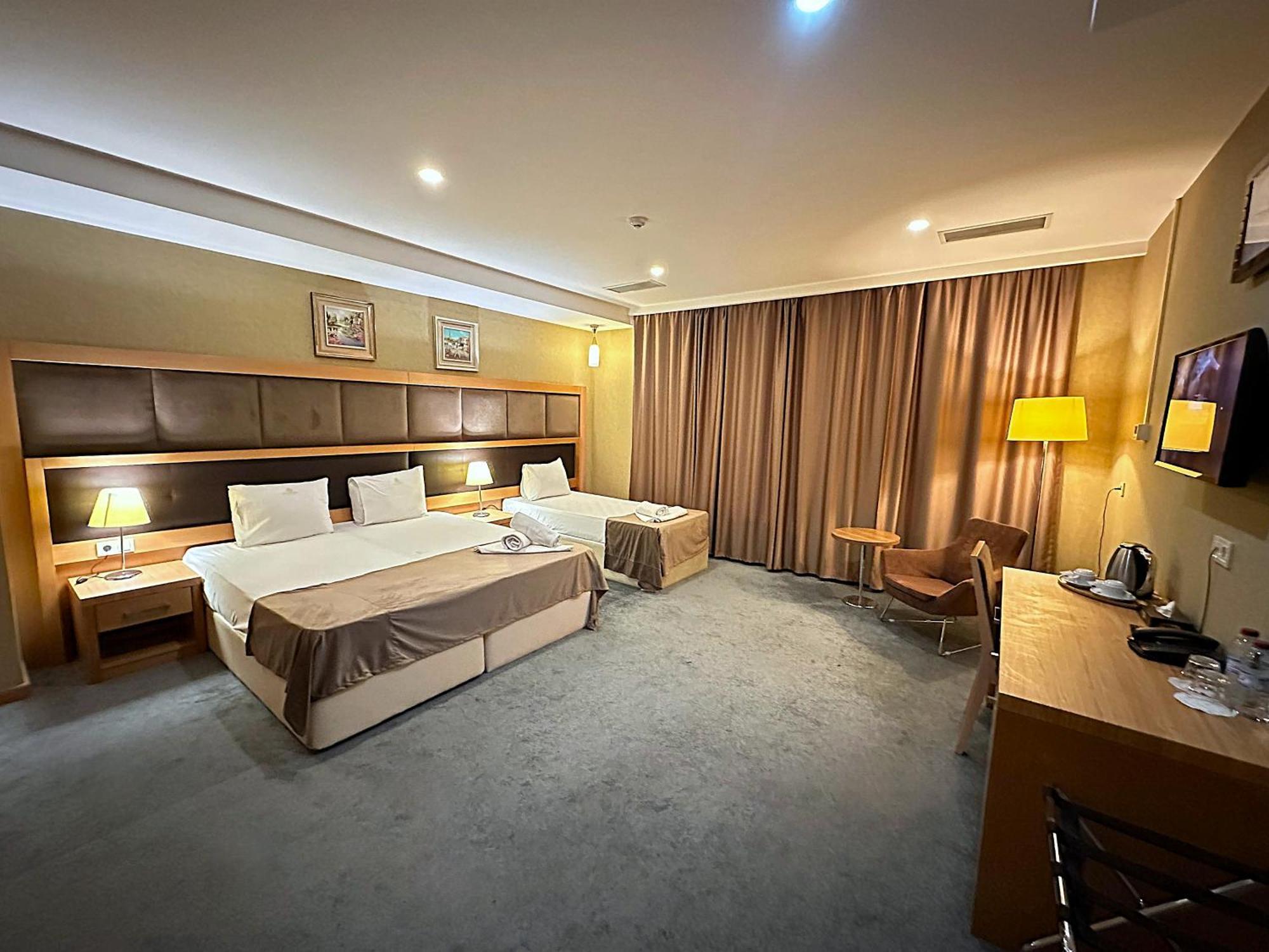 Gm City Hotel Baky Esterno foto