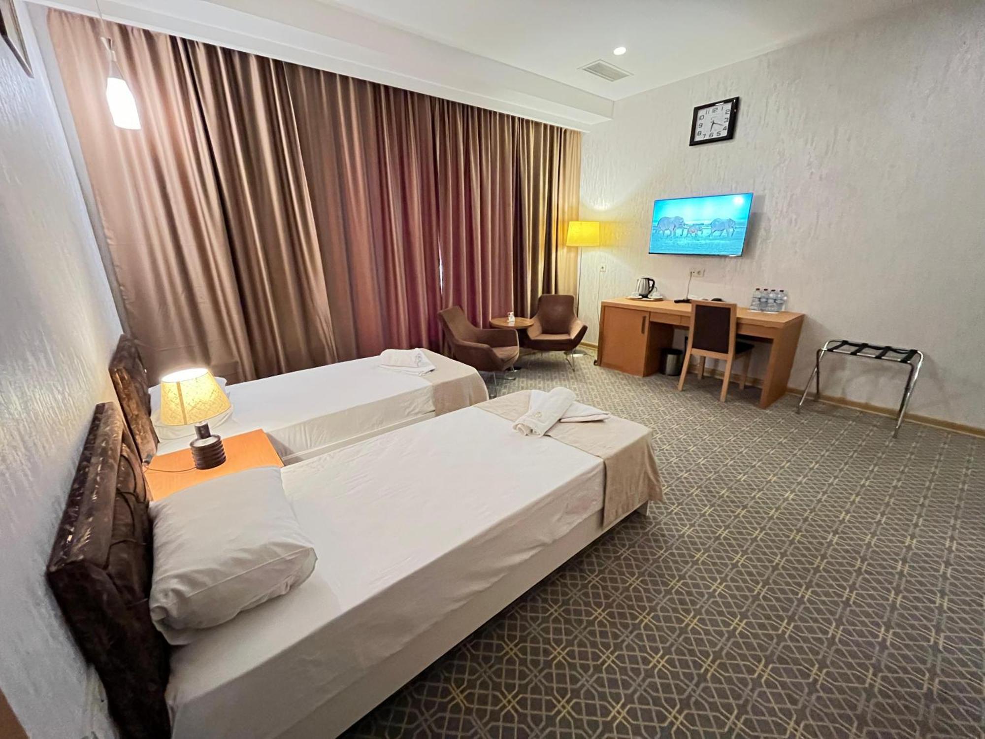 Gm City Hotel Baky Esterno foto