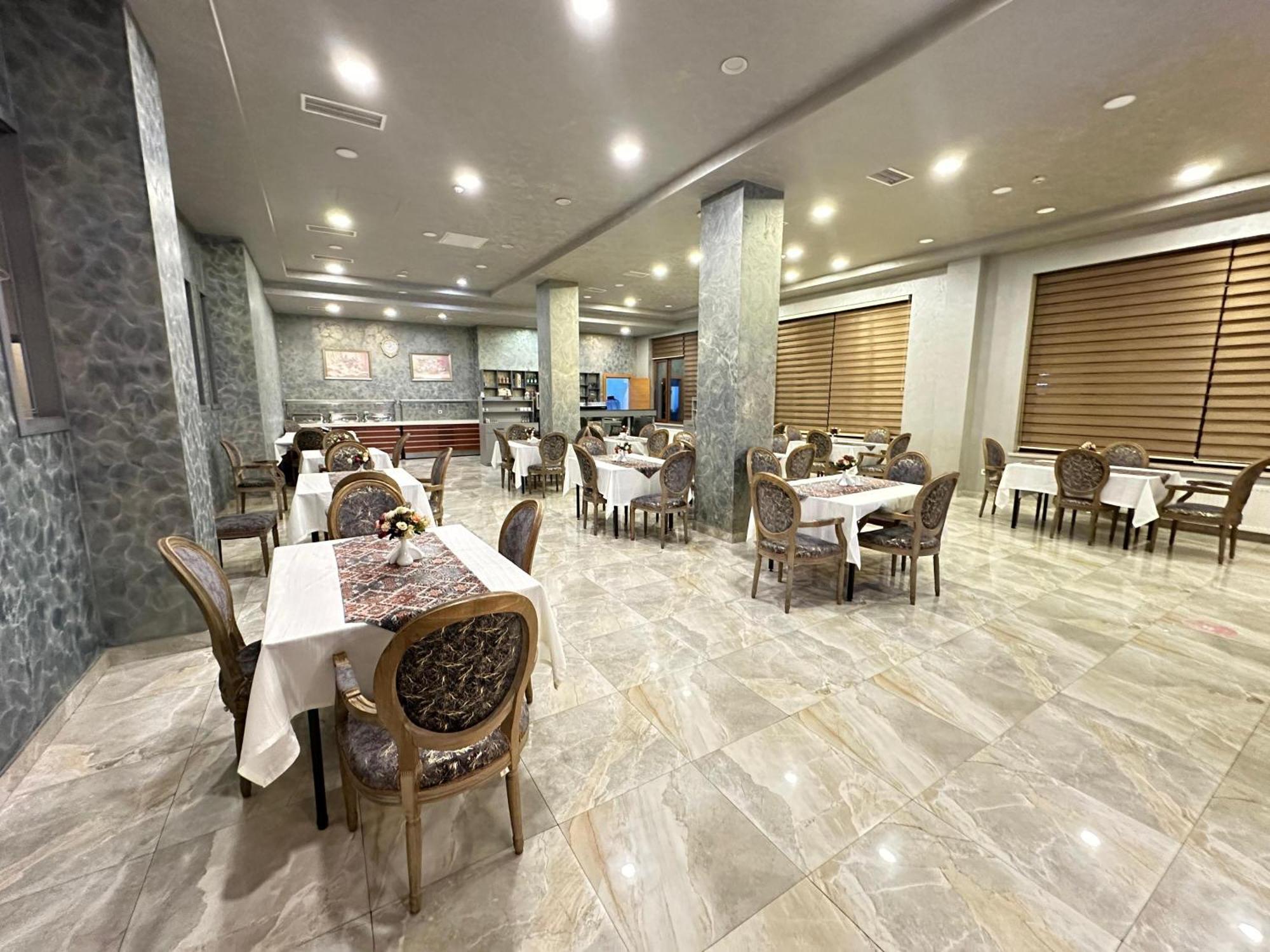 Gm City Hotel Baky Esterno foto
