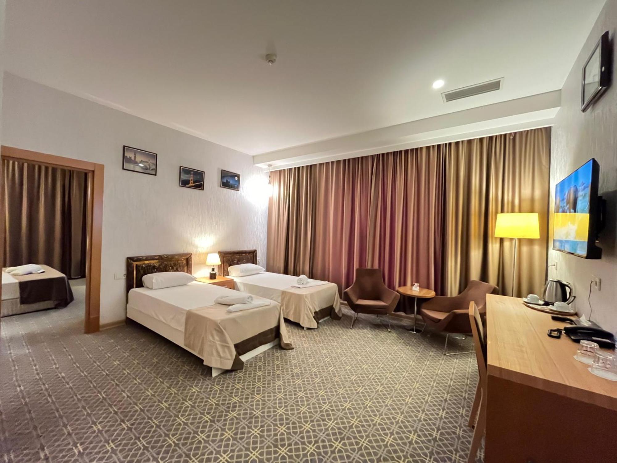 Gm City Hotel Baky Esterno foto