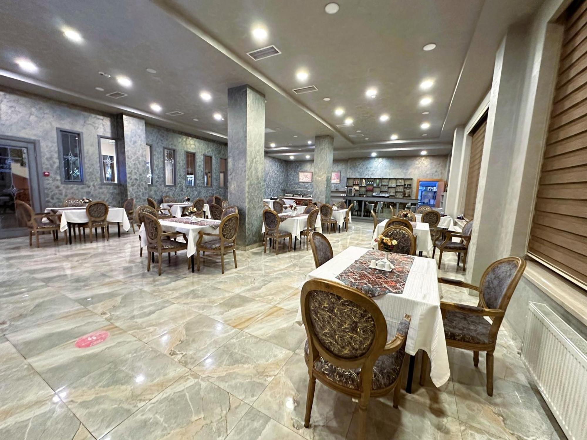 Gm City Hotel Baky Esterno foto