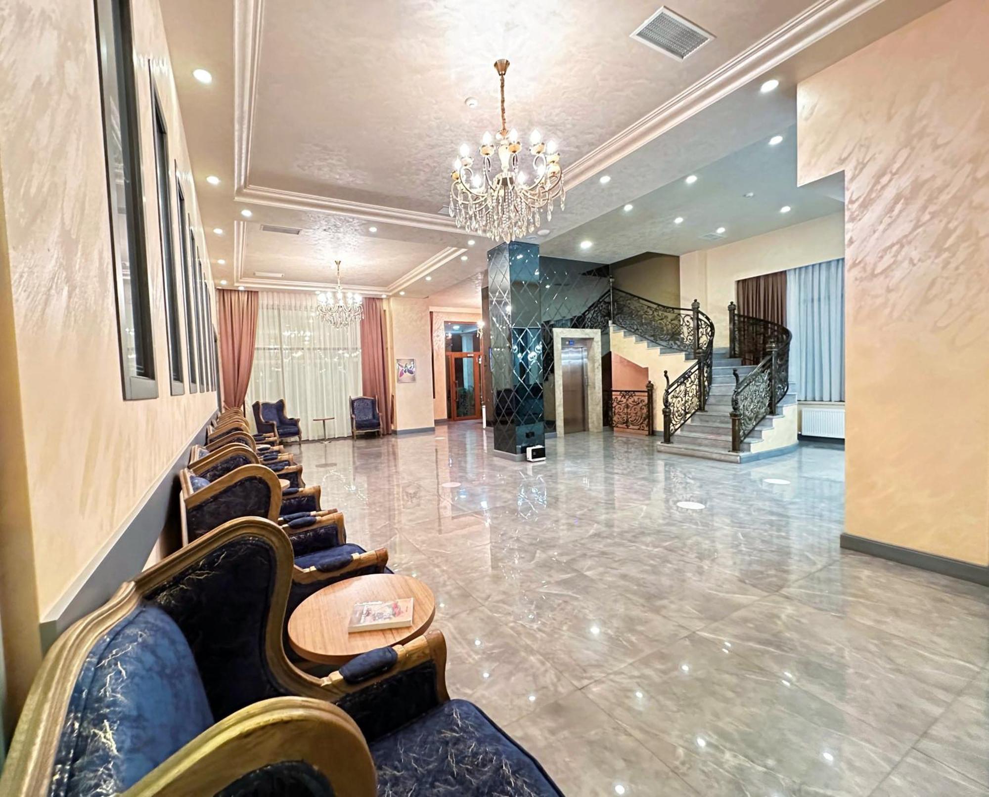 Gm City Hotel Baky Esterno foto