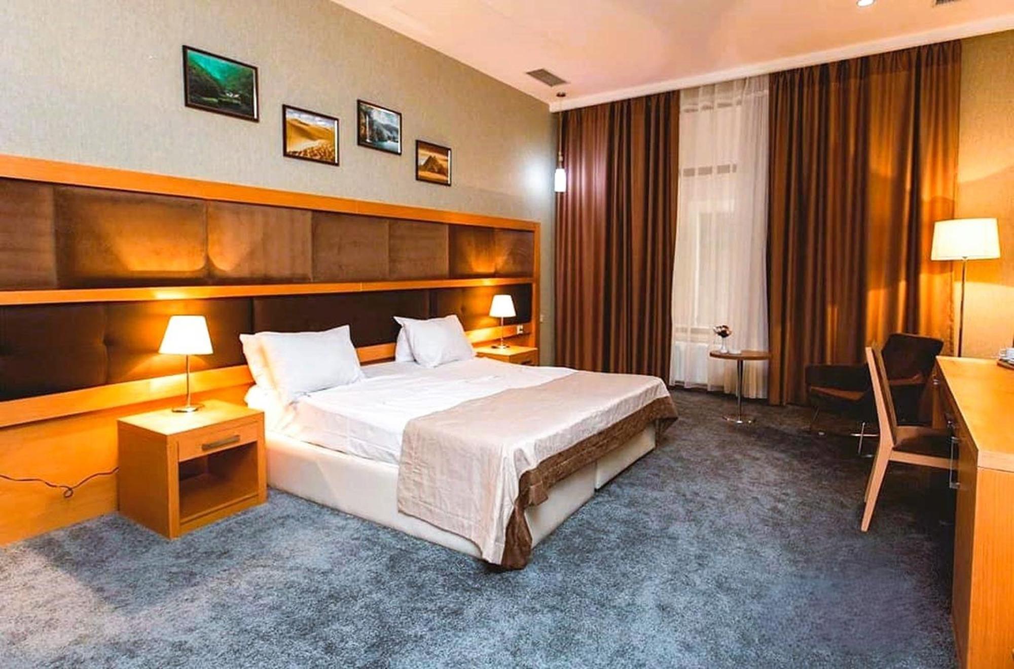 Gm City Hotel Baky Esterno foto